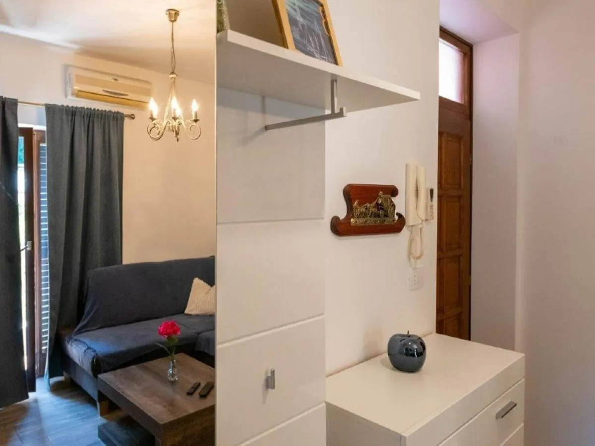 Apartment Rr Lovran 0*,  Croatia